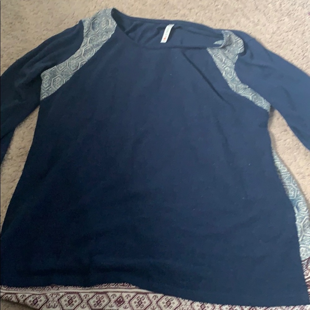 Gilli Long Sleeve Shirt Size Medium